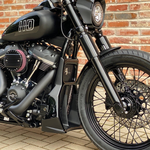 "Avenger" Series Softail M8 Radiator Cover 2018-2025